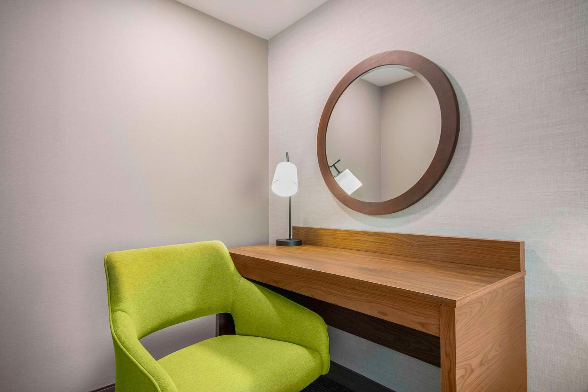 Hampton Inn East Aurora Exterior photo