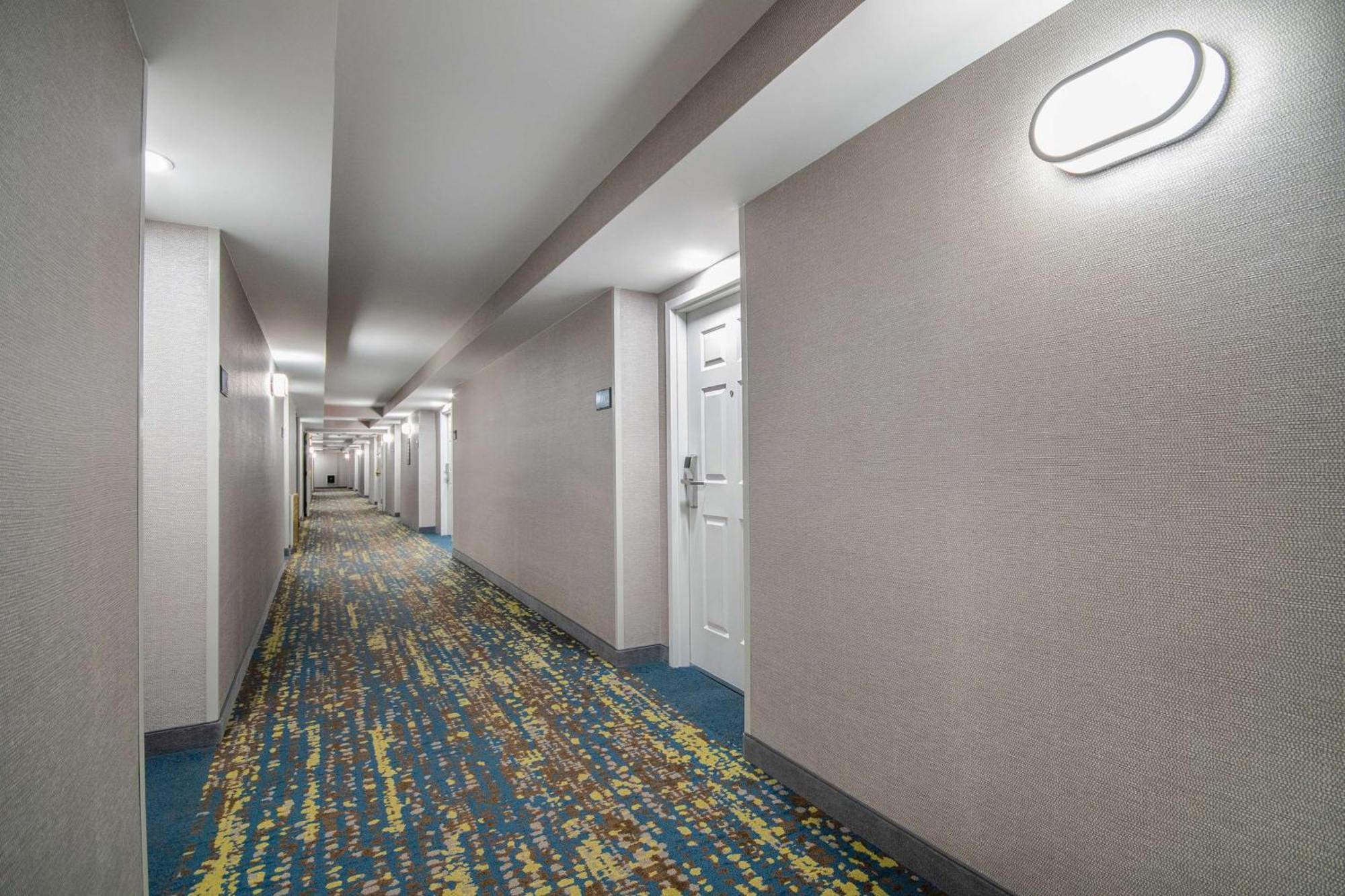 Hampton Inn East Aurora Exterior photo